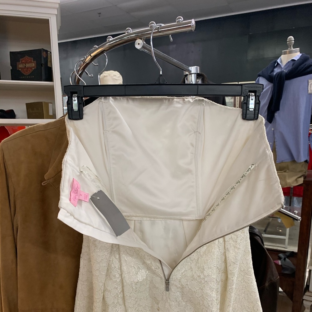Dress - Picture 3 of 4
